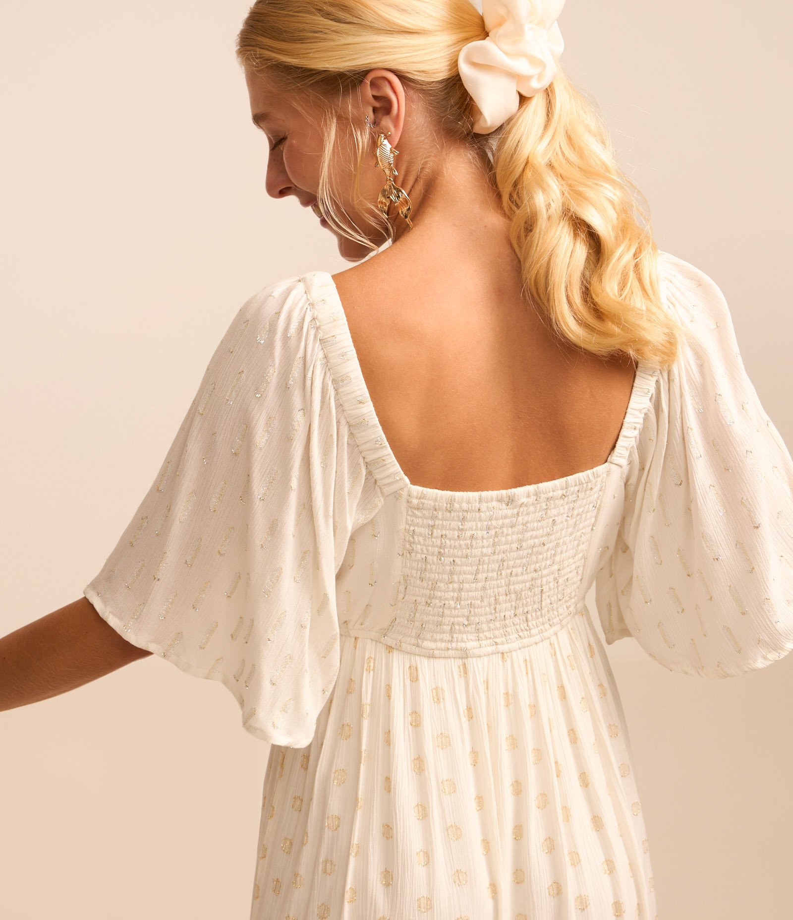 Vestido Longo em Viscose com Textura Maquinetada e Amarração Branco Neve 4