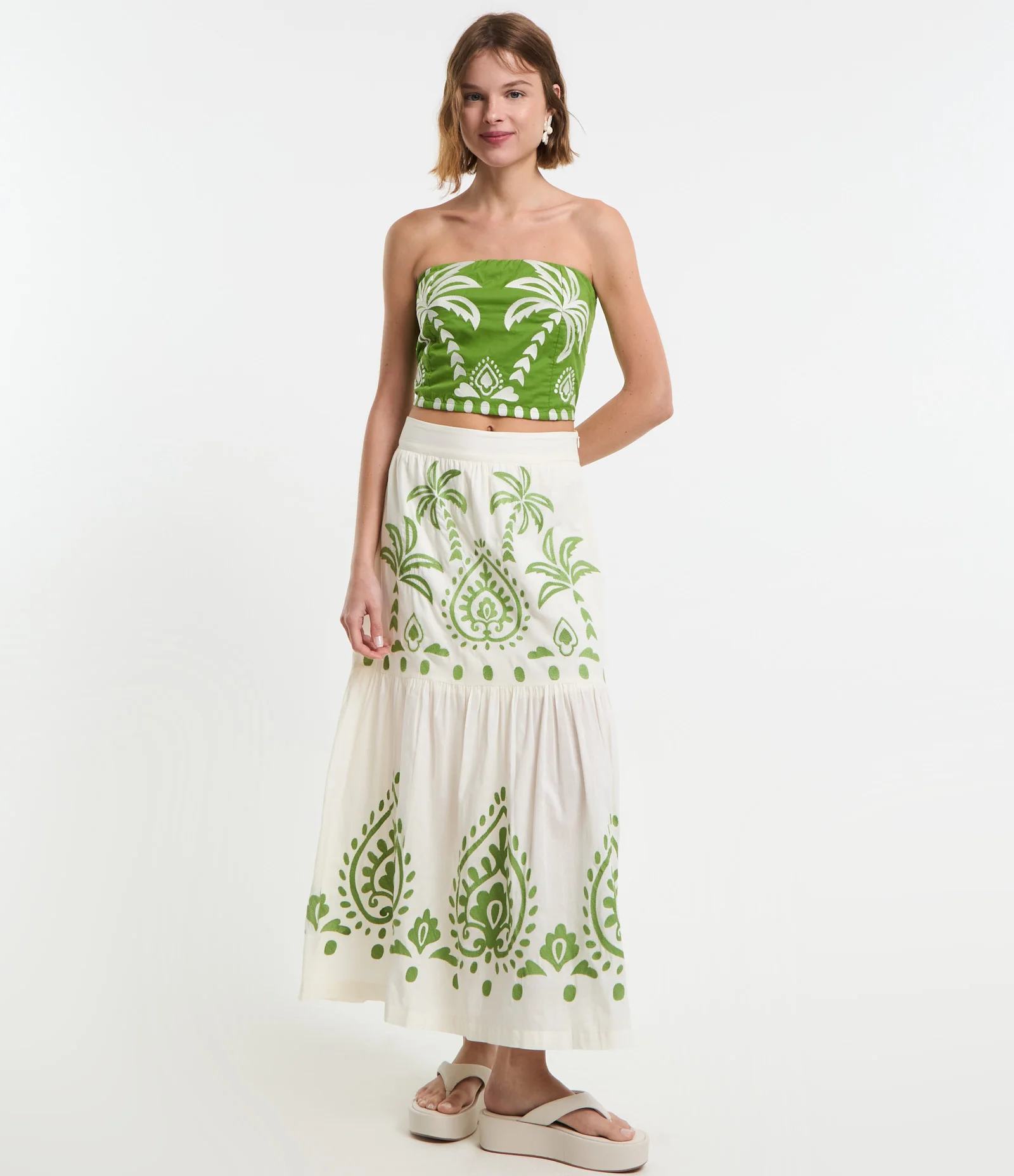 Blusa Cropped Sem Alça em Tricoline com Estampa Coqueiros Verde 2