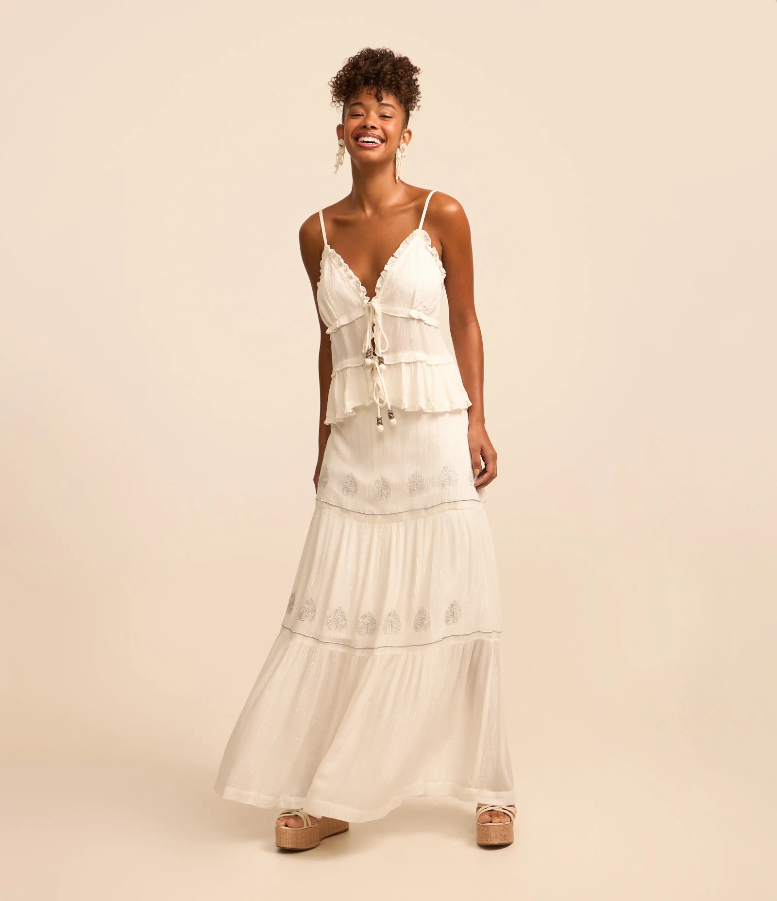 Saia Longa em Viscose com Bordados de Folhas e Fio Brilhoso Branco 1