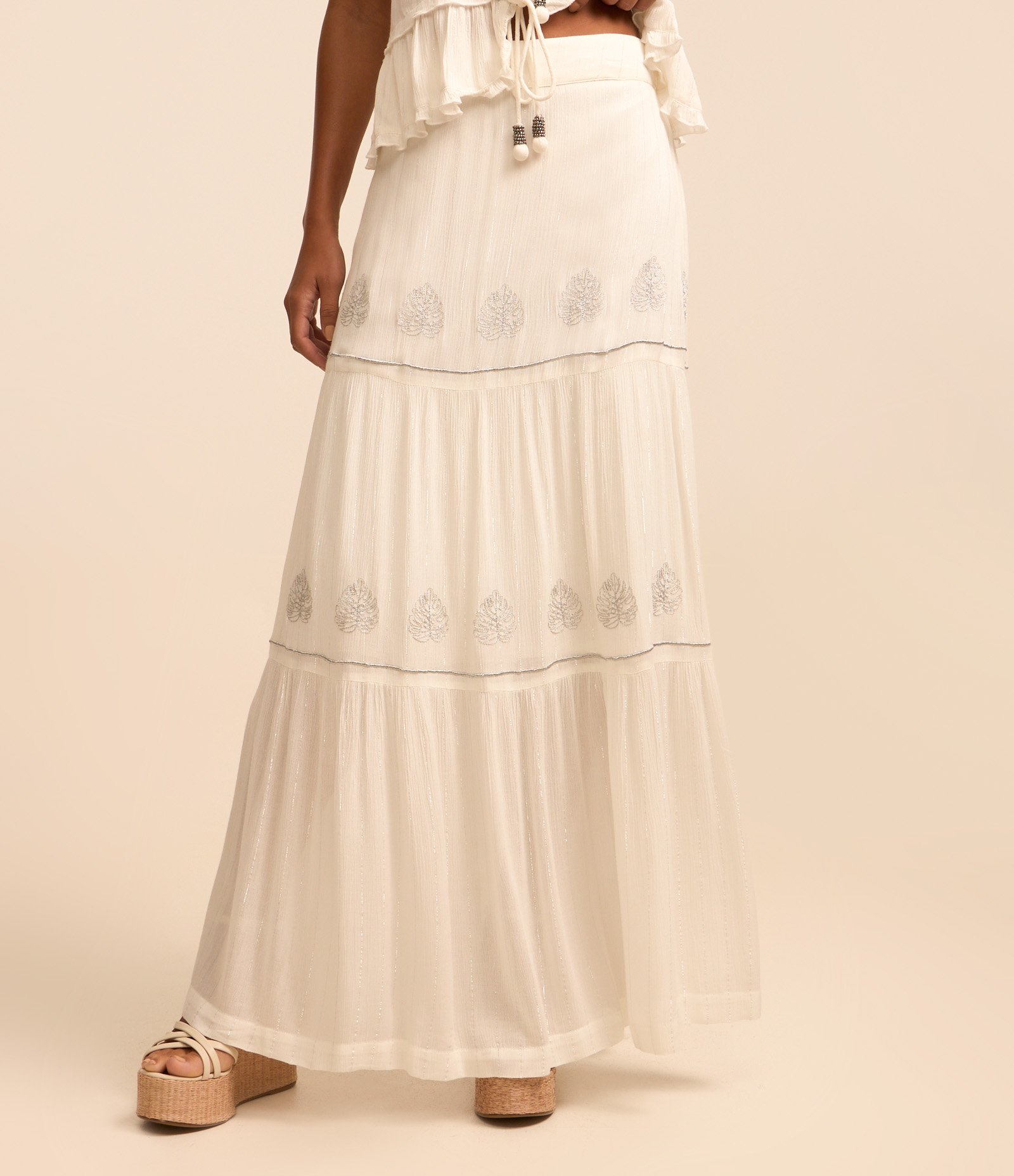 Saia Longa em Viscose com Bordados de Folhas e Fio Brilhoso Branco 3