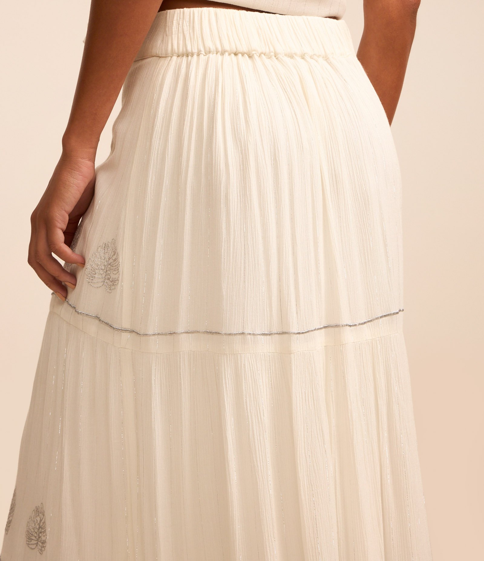 Saia Longa em Viscose com Bordados de Folhas e Fio Brilhoso Branco 4