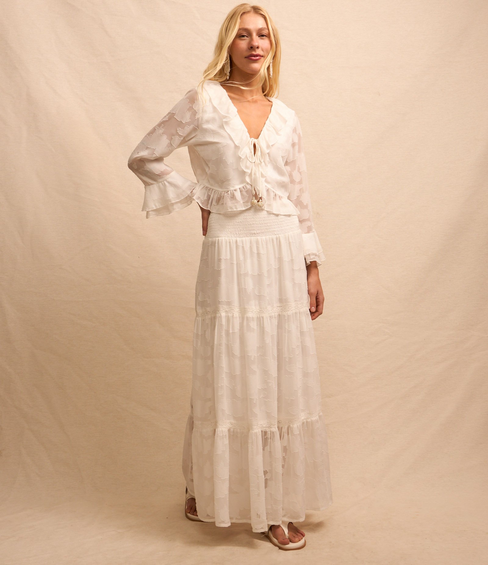 Blusa Curta em Crepe com Amarração e Babados Devore Branco 2