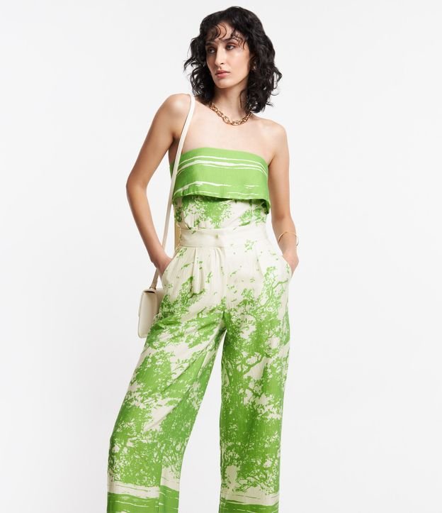 Calça Reta em Crepe com Pregas e Estampa Abstrata