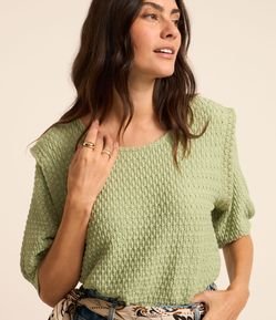 Blusa em Algodão Texturizado com Cava Destacada e Vazados