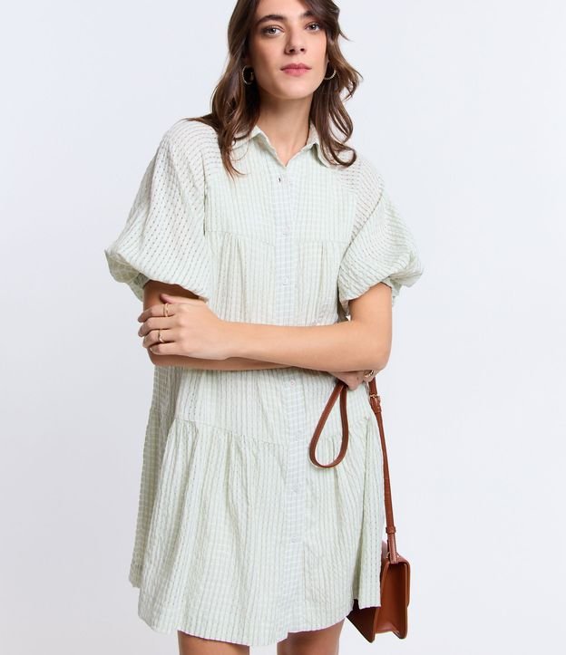 Vestido Chemise em Viscose com Manga Bufante e Estampa Xadrez