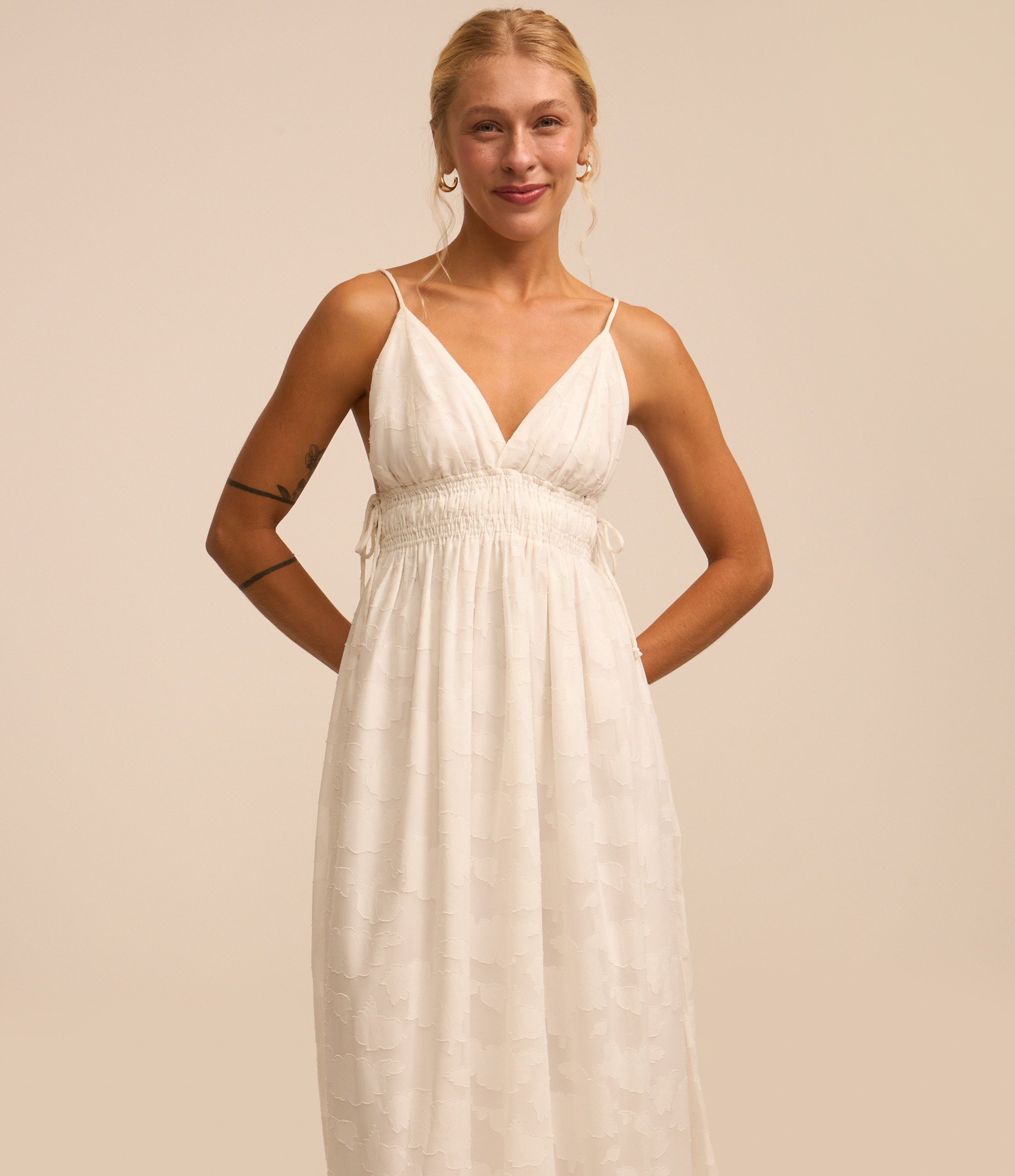 Vestido Longo em Crepe com Amarrações Laterais Branco 2