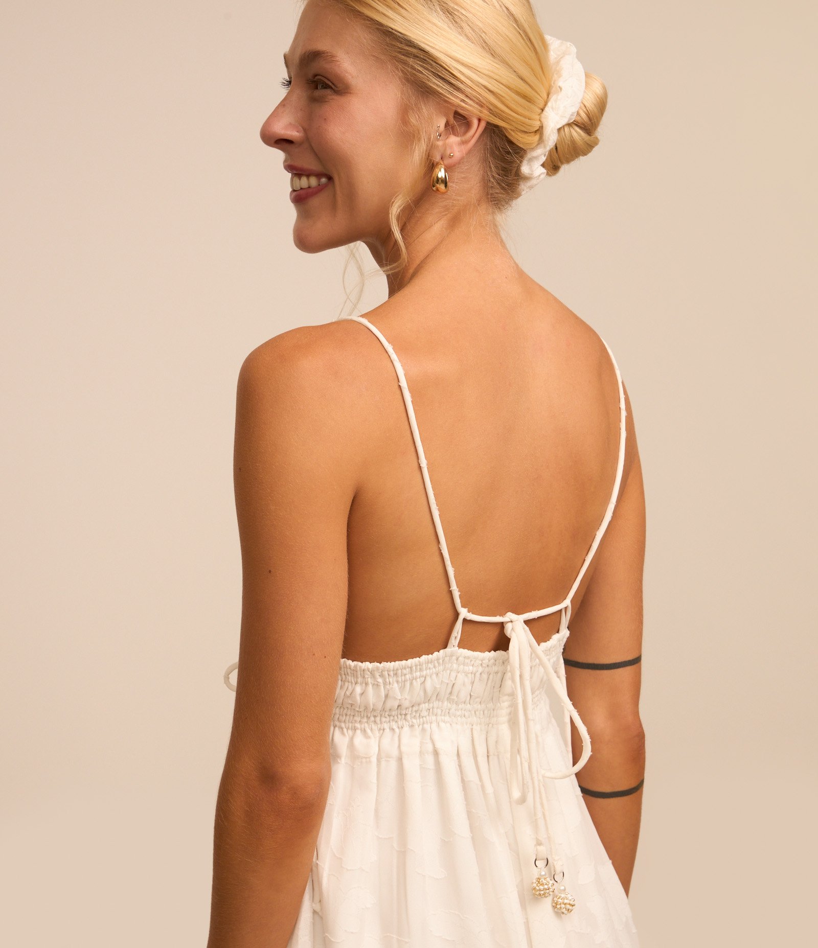 Vestido Longo em Crepe com Amarrações Laterais Branco 4