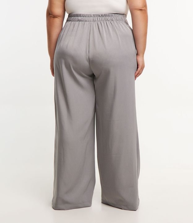 Calça Pantalona Alfaiataria com Listras Curve & Plus Size Cinza 3