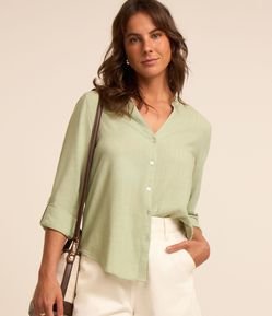Camisa em Viscolinho com Abotoamento Frontal
