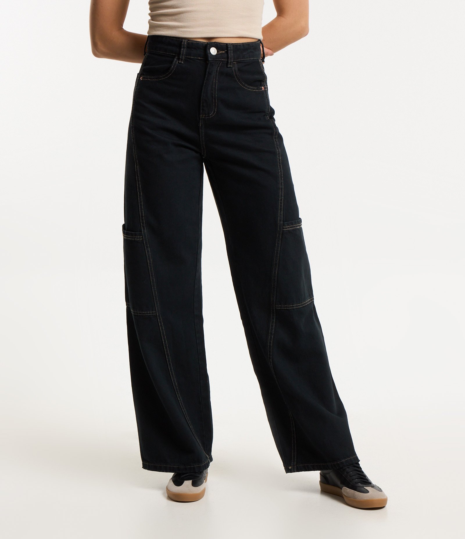 Calça Wide Leg em Jeans com Recortes e Bolsos sem Lapela Preto 2