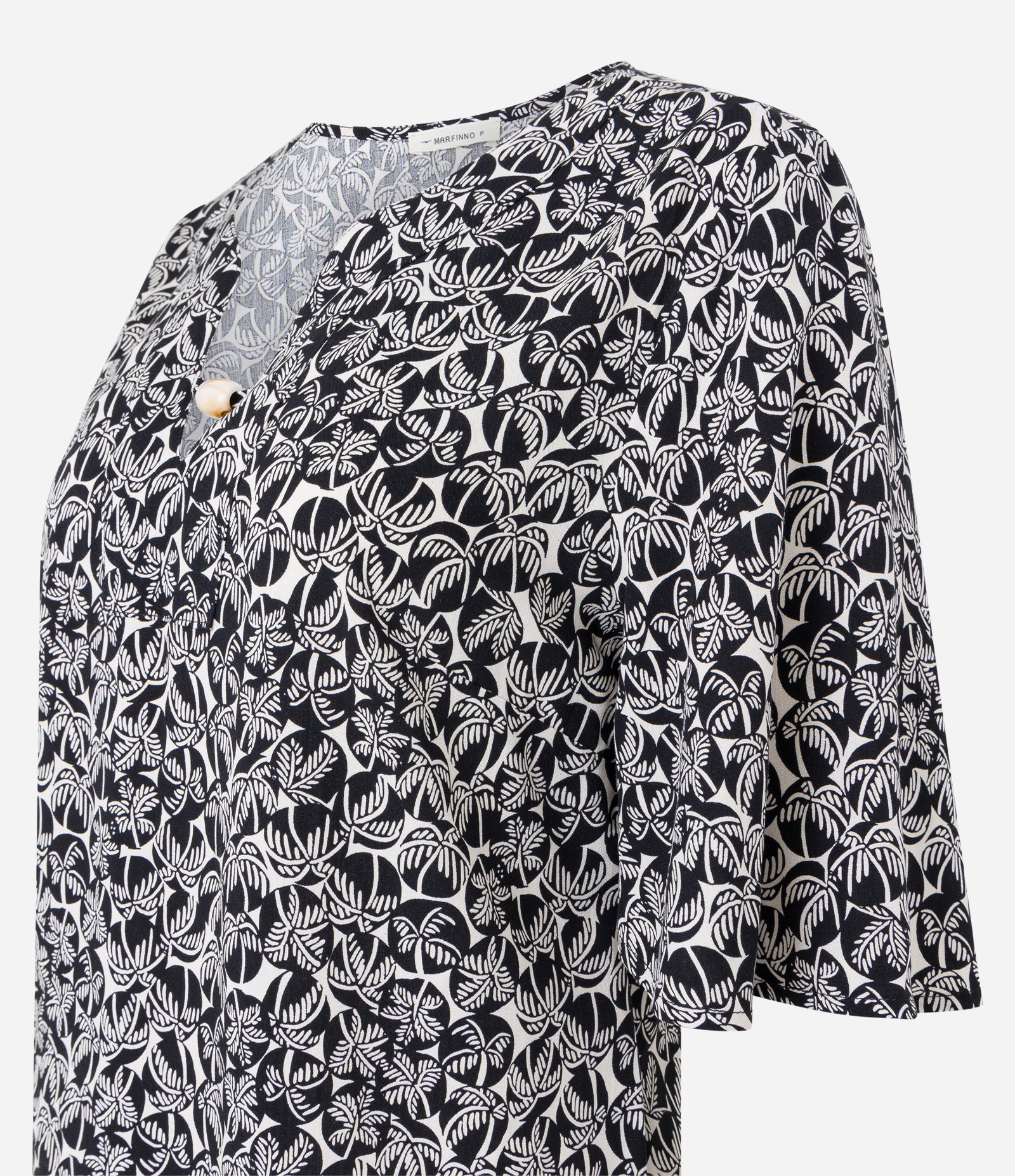 Blusa em Viscose com Decote V e Estampa Folhagens Preto/ Branco 6