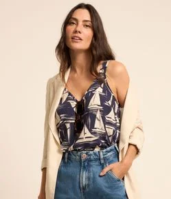 Blusa Sem Manga em Viscose Texturizada com Barcos Estampados