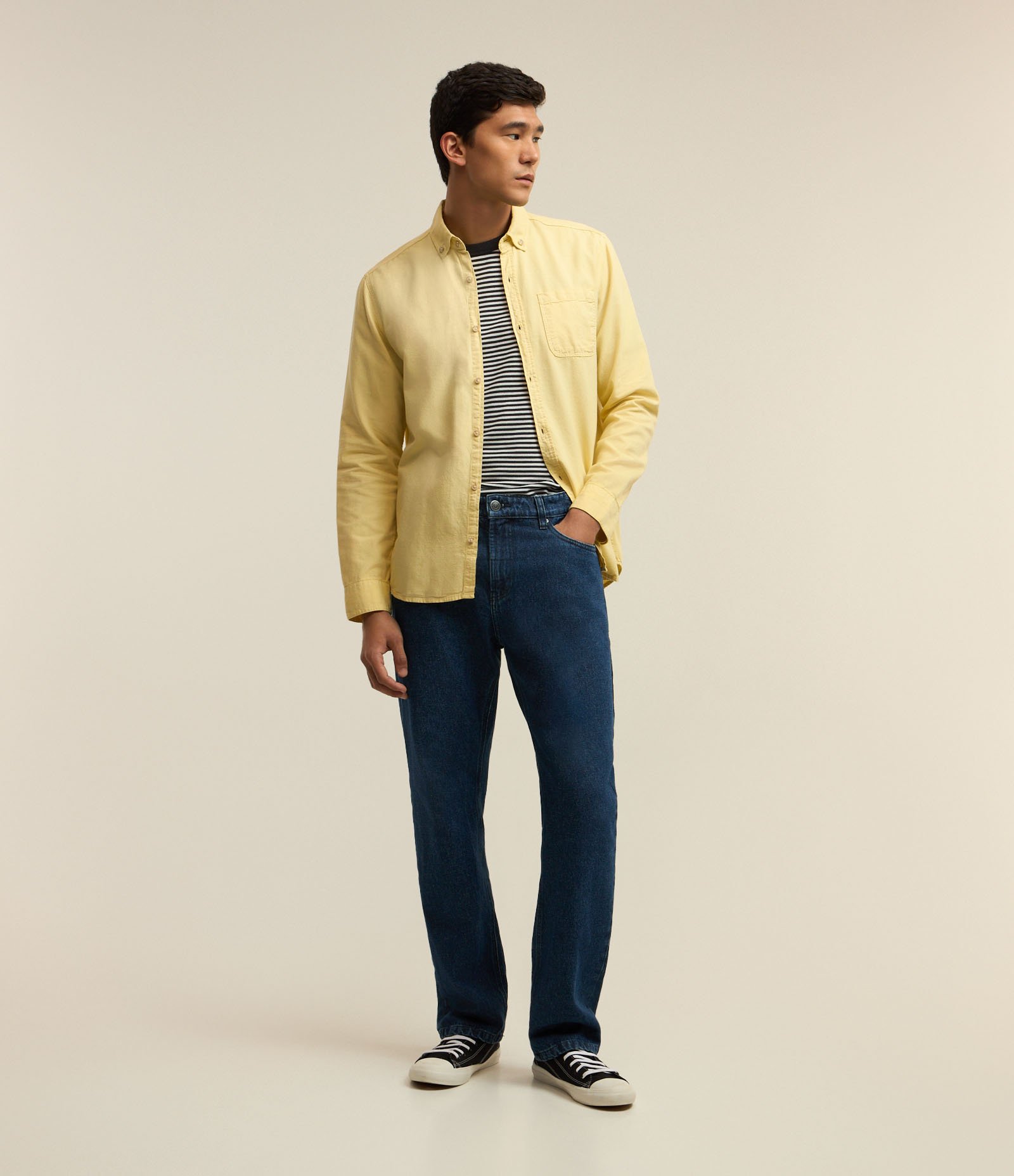 Camisa Regular em Oxford com Bolso Frontal Amarelo 2