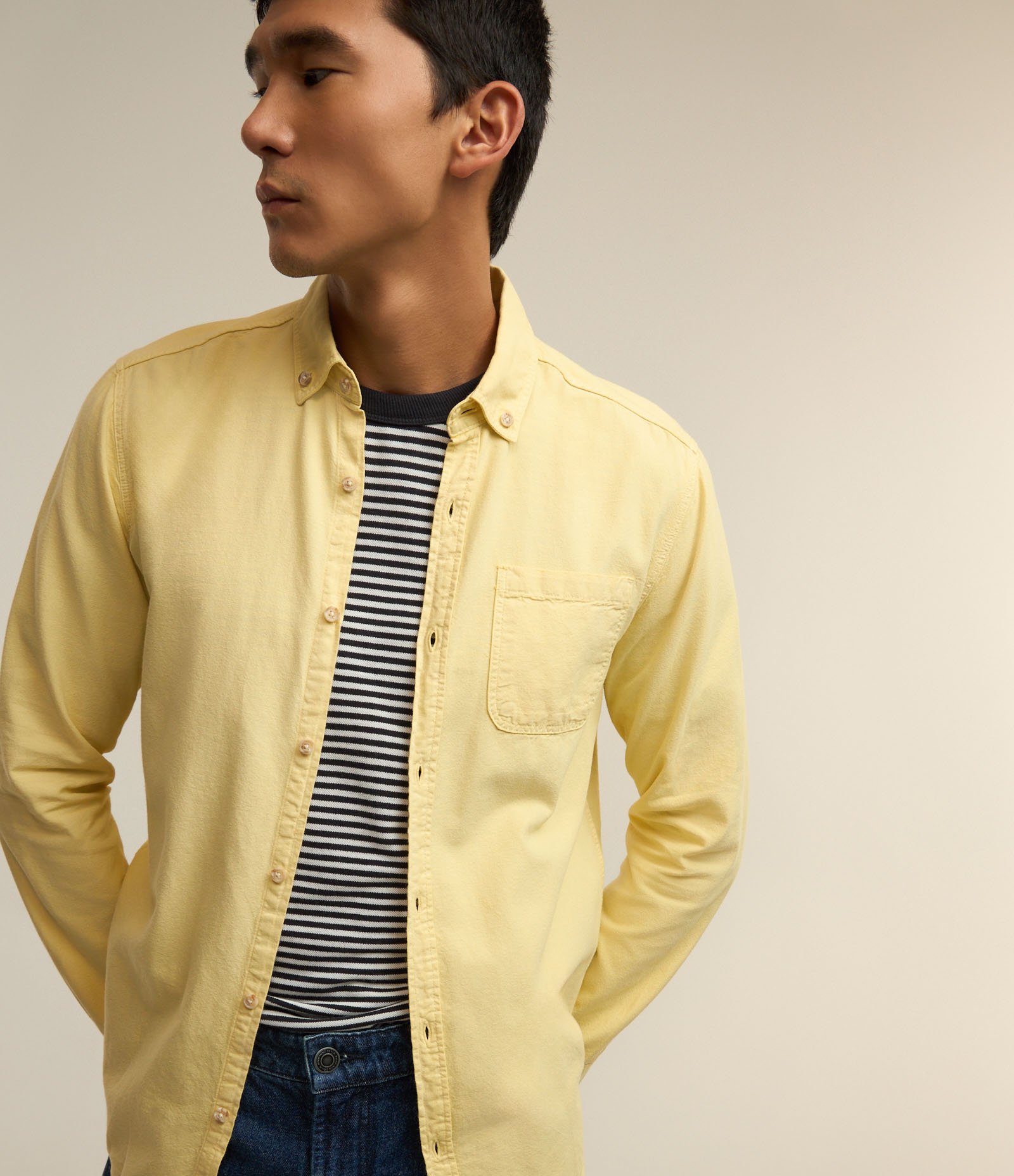 Camisa Regular em Oxford com Bolso Frontal Amarelo 3