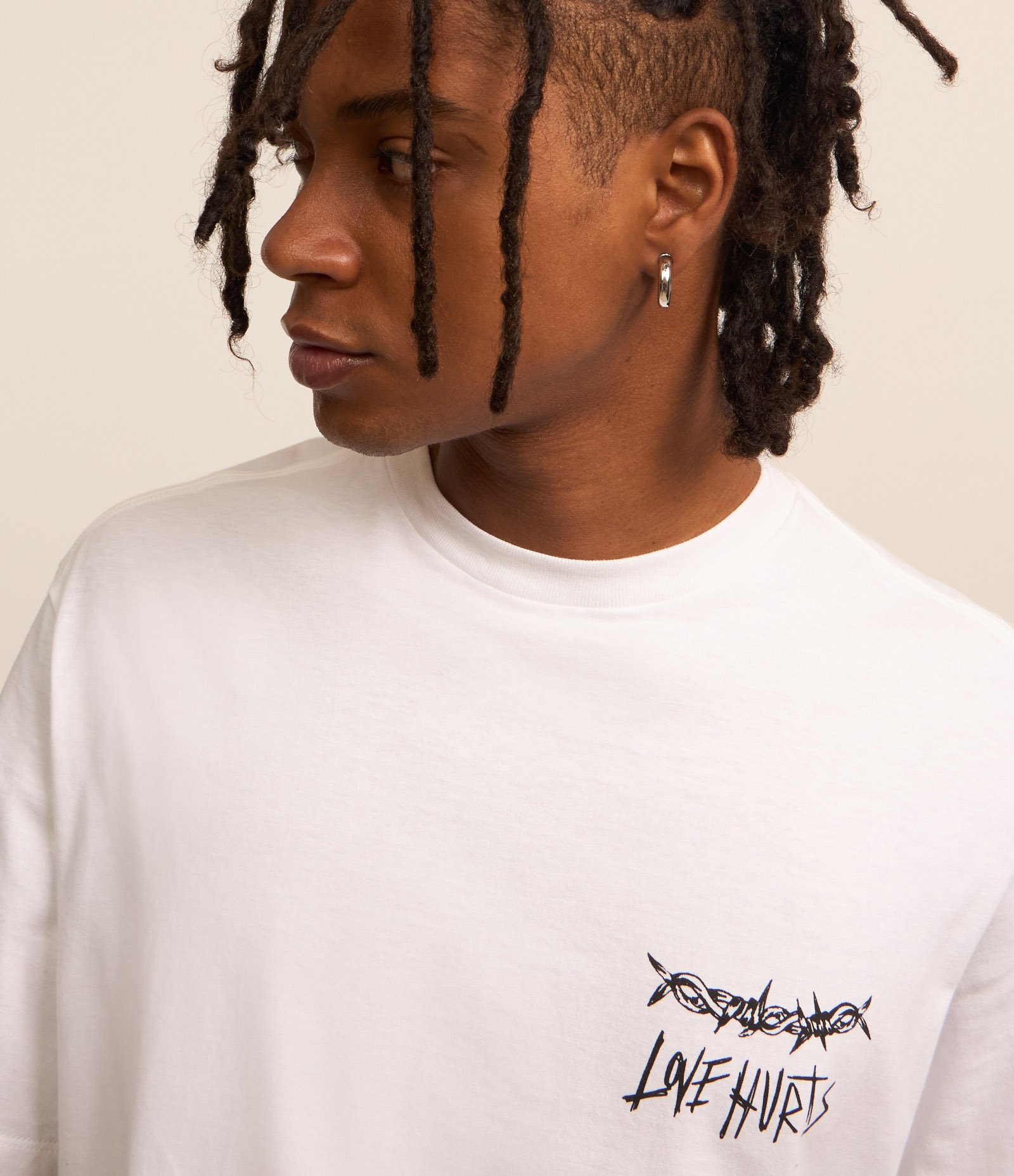 Camiseta Comfort em Algodão Estampa Tigre Love Hurts Branco 4