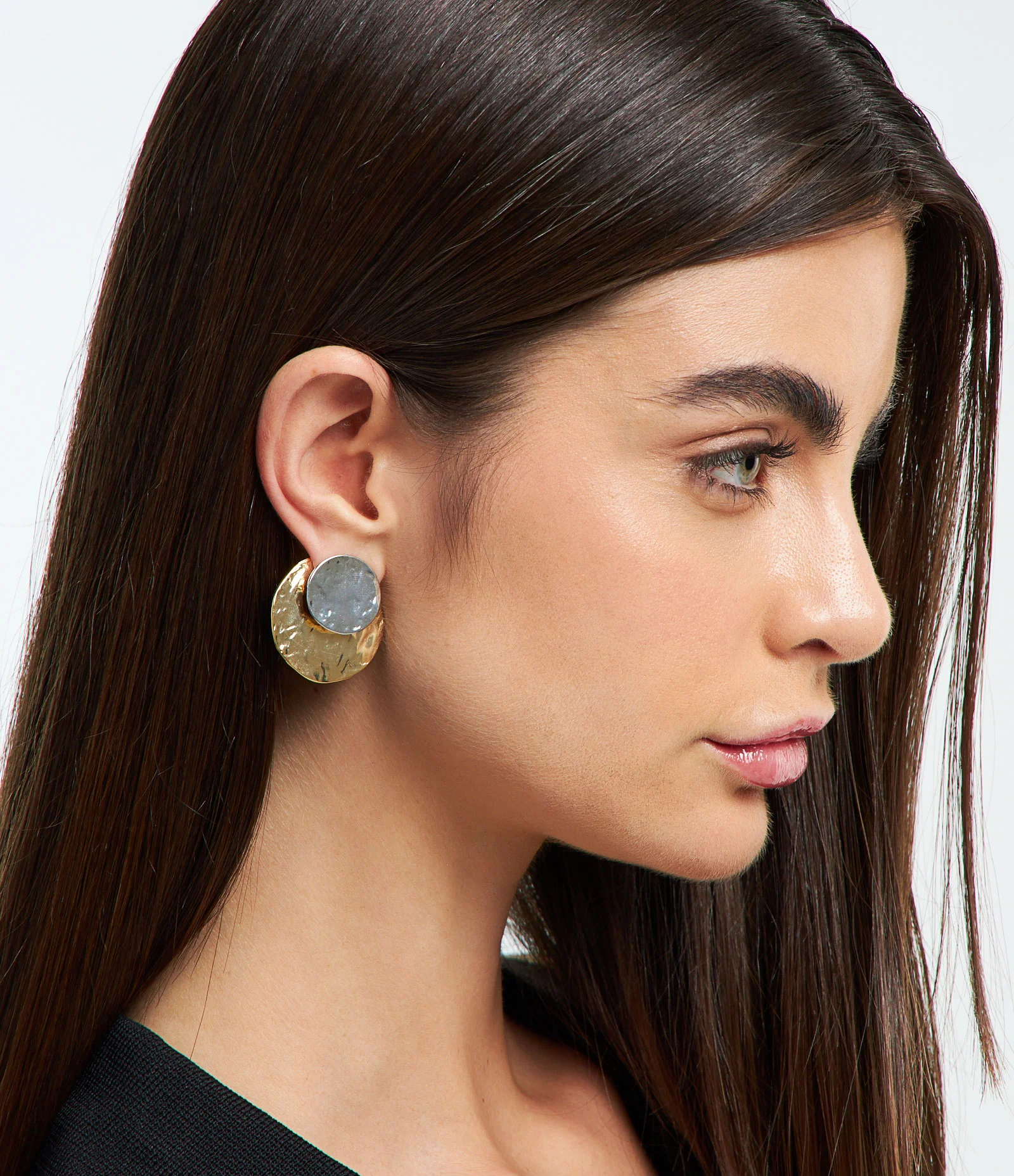 Brinco Botão Redondo com Efeito Amassado Dourado/Prata 1