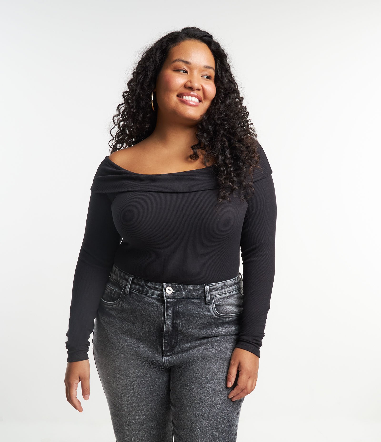 Blusa em Ribana Decote Ombro a Ombro Ashua Curve & Plus Size Preto 1