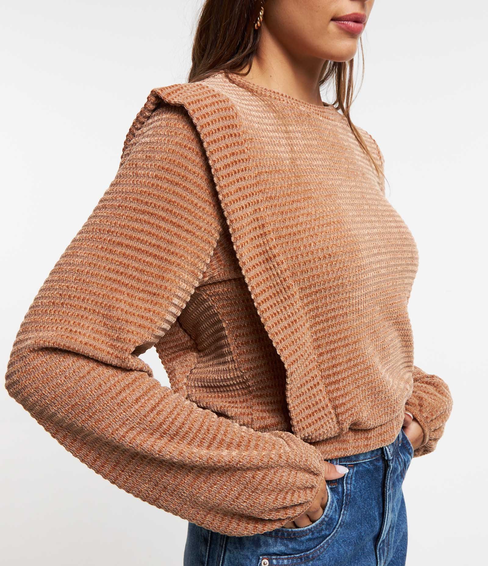 Blusa Texturizada em Plush com Babados Marrom 5