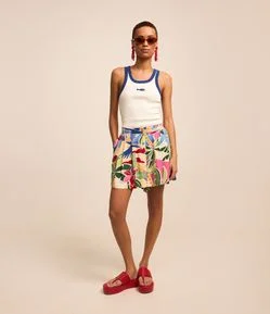 Short Gode em Viscose com Pregas e Estampa Tropical