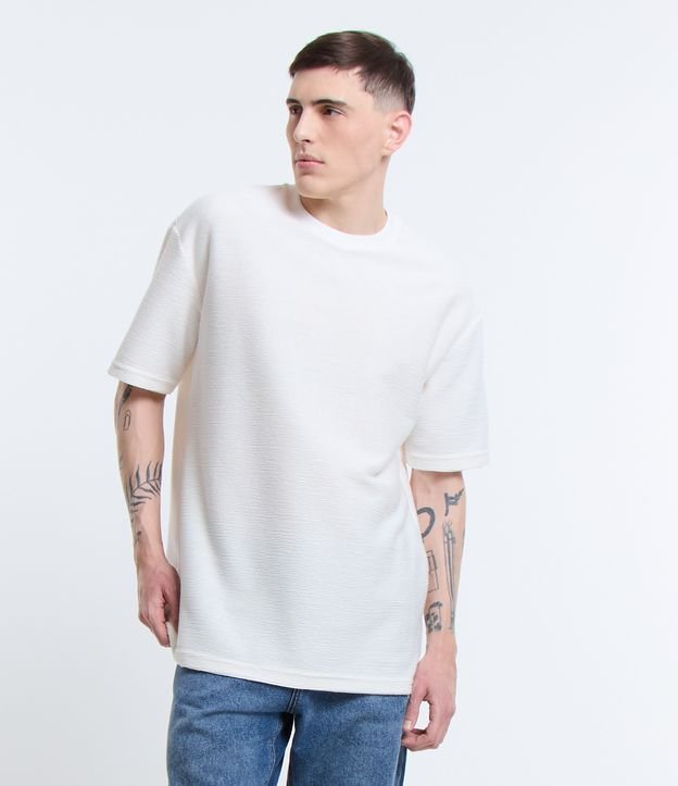 Camiseta Relaxed em Algodão com Leve Textura