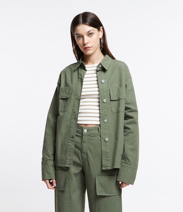 Camisa Overshirt Manga Longa em Sarja com Bolsos