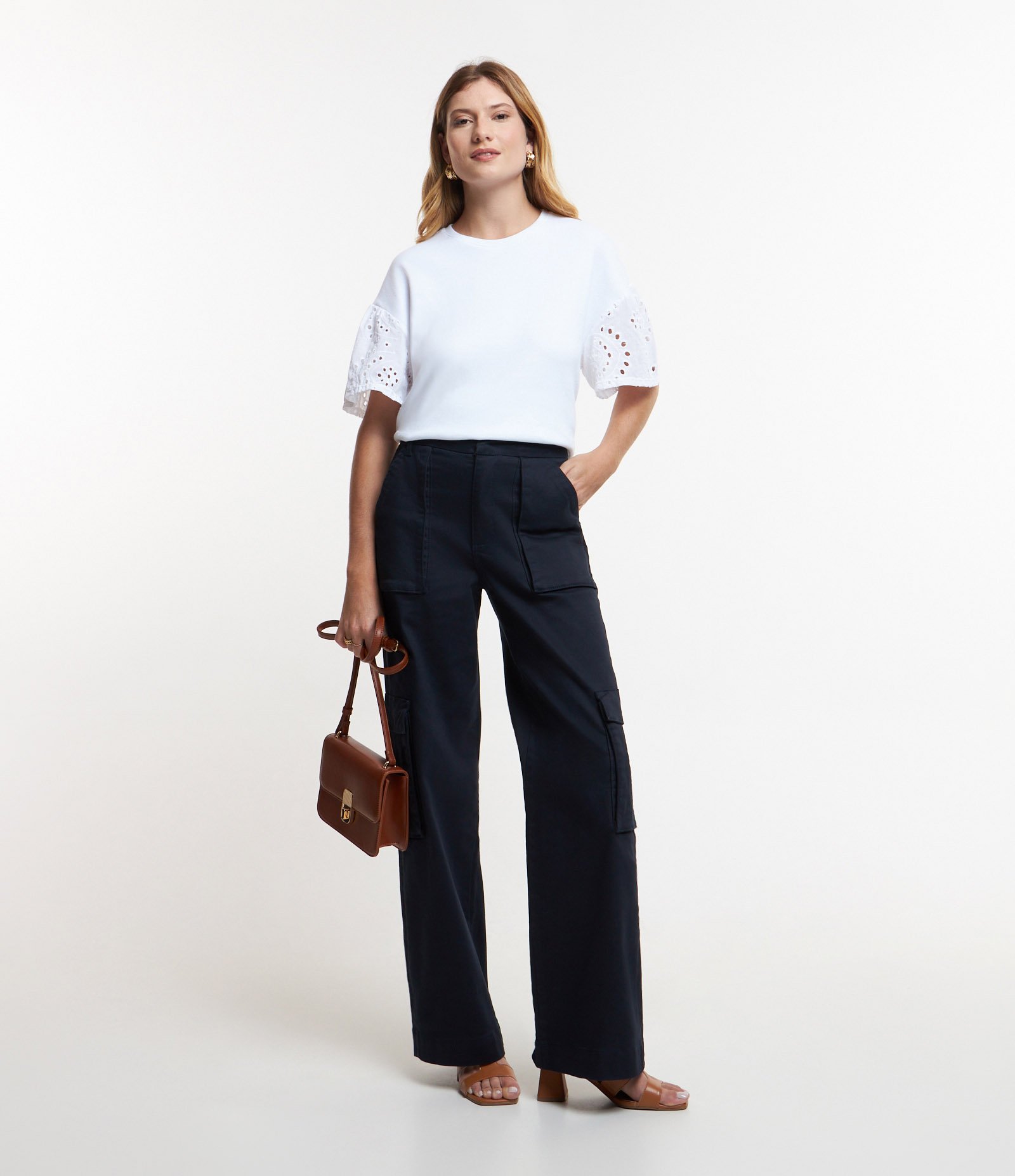 Blusa em Suedine com Recorte Bufante na Manga e Texturas Laise 2