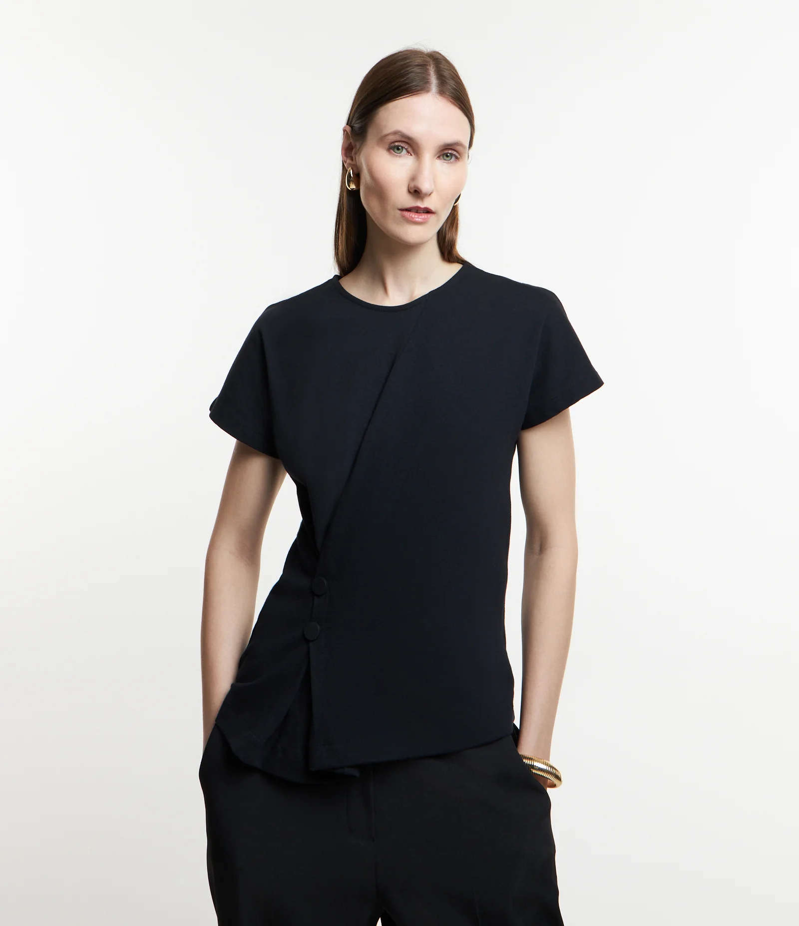 Blusa Manga Curta em Malhão com Botões e Franzido Lateral Preto 1