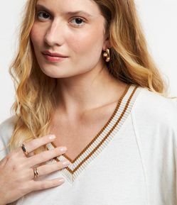 Blusa Manga Curta em Viscolinho com Ribana na Gola V