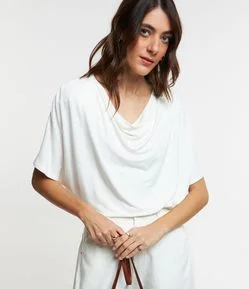 Blusa em Moletinho com Gola Degagê