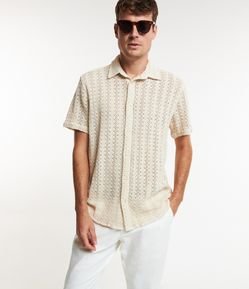 Camisa em Algodão com Textura Trançada e Vazada