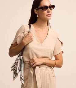 Blusa com Manga Tulipa e Efeito Airflow