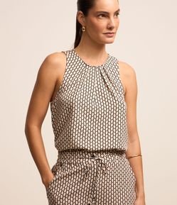 Blusa Sem Manga em Crepe com Pregas e Estampa Geométrica