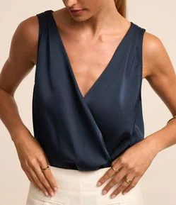 Body Sem Manga em Tecido Acetinado com Transpasse