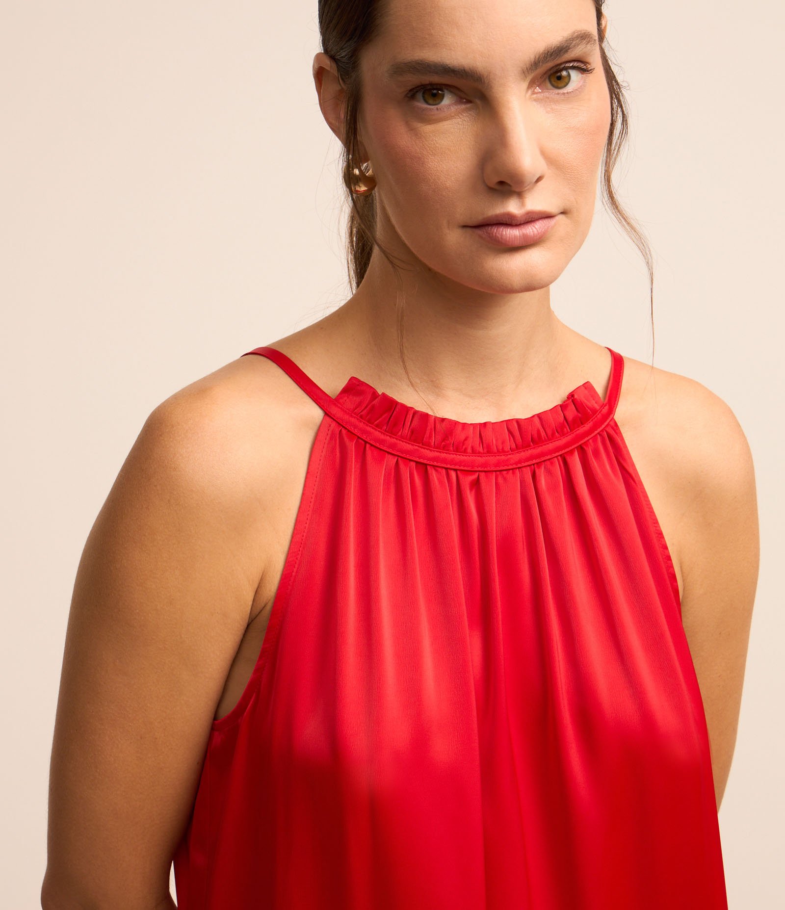 Vestido Midi Acetinado com Detalhe Frufru e Sem Manga Vermelho 5