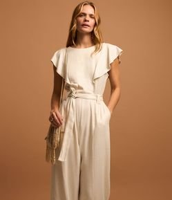 Macacão Wide Leg em Viscolinho com Babado e Cinto Faixa