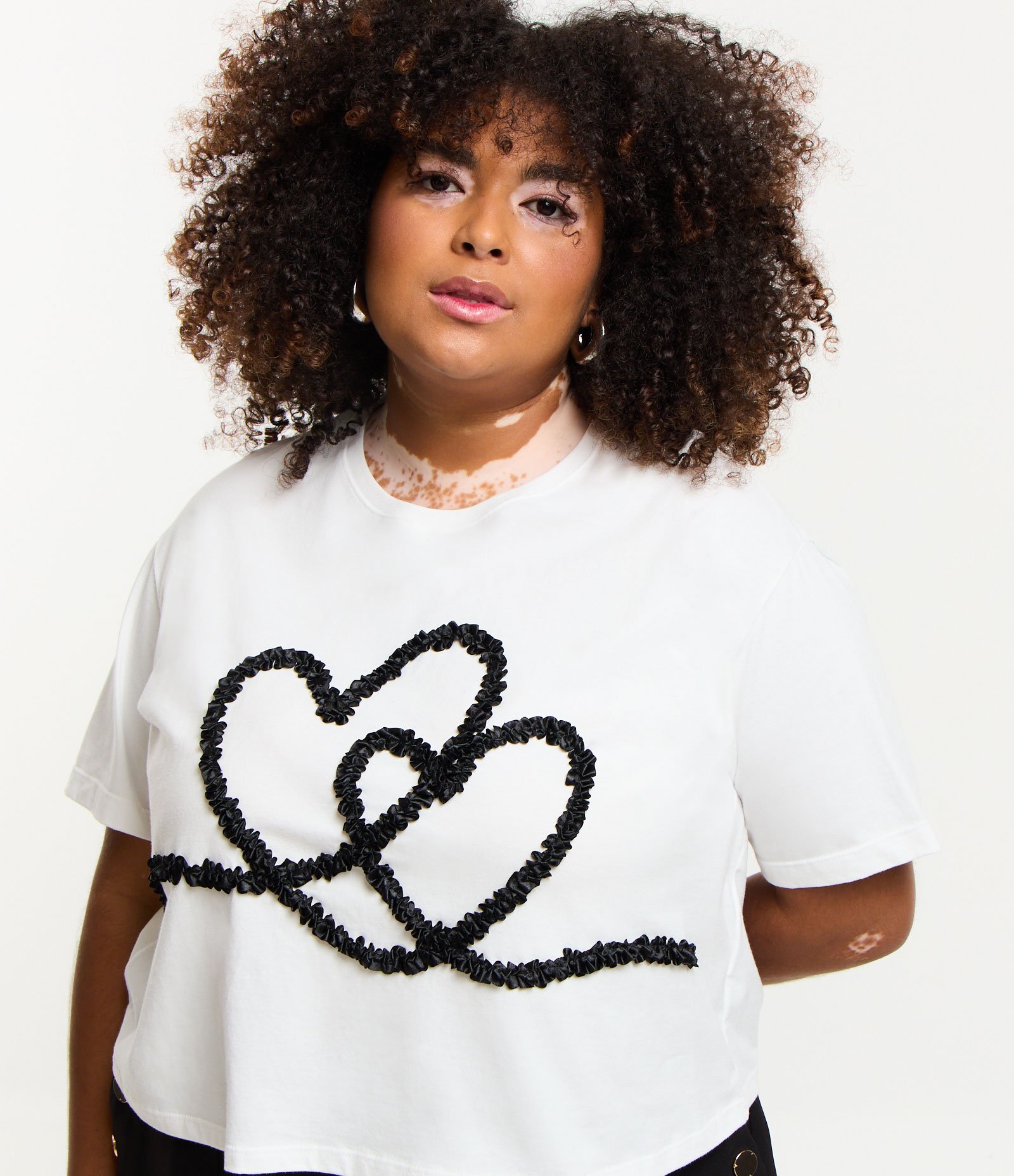 Blusa Cropped em Algodão com Coração de Cetim Curve & Plus Size Branco Neve 1