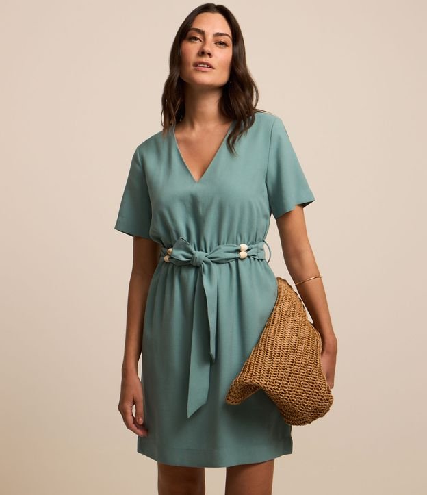 Vestido Curto em Viscose com Cinto Tecido com Miçangas
