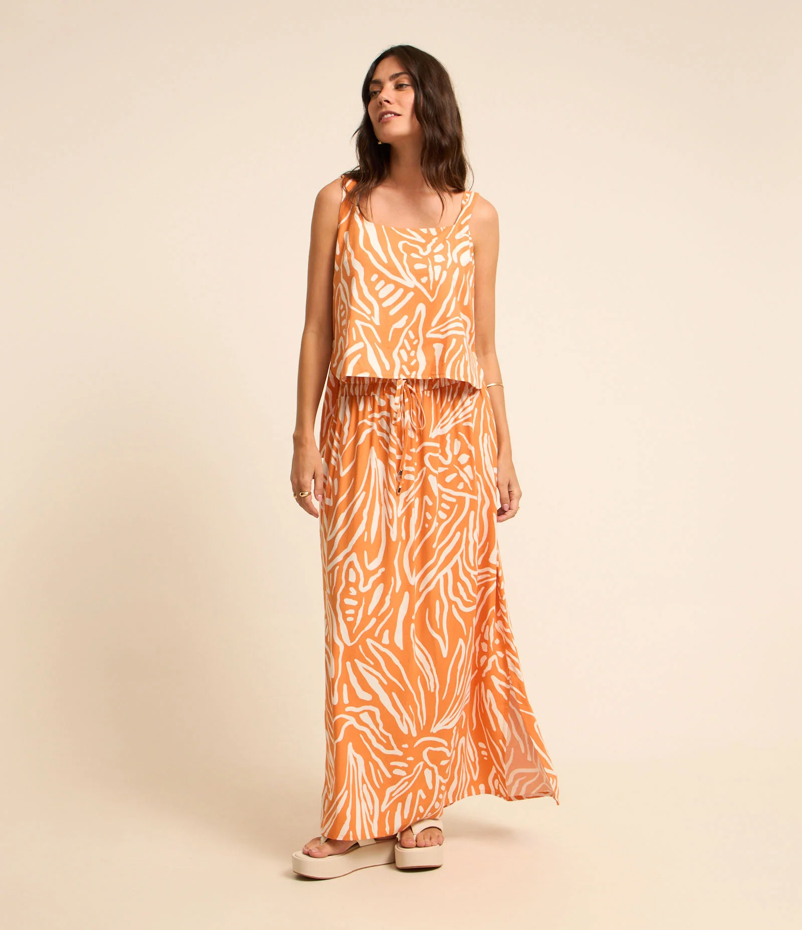 Saia Reta Longa em Viscolinho com Folhagens Tribais Estampadas Laranja 1