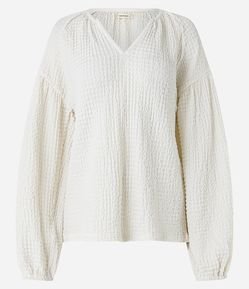 Blusa Texturizada com Gola V e Manga Bufante