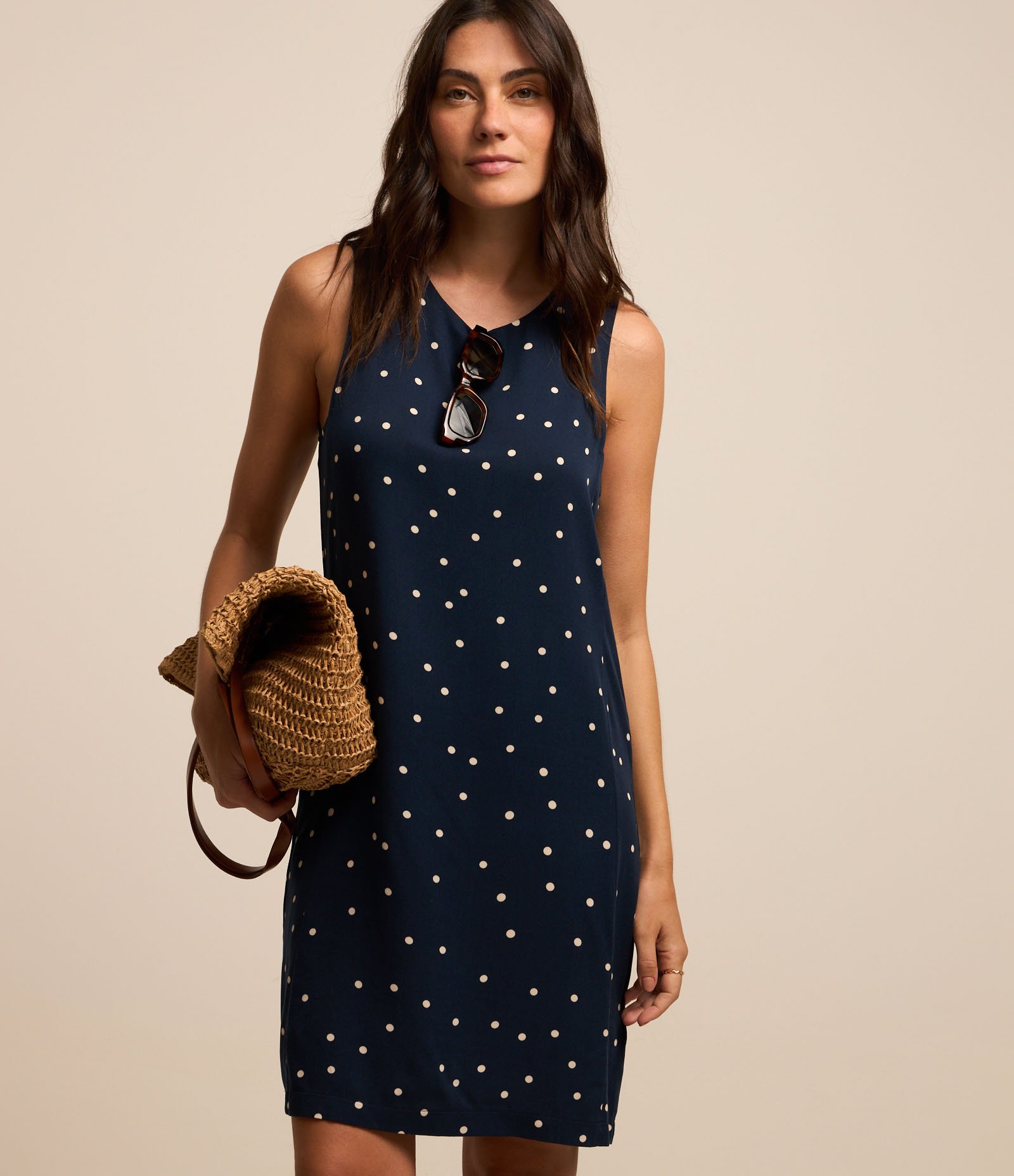 Vestido Curto Sem Manga em Viscose com Estampa Poá Azul Marinho 1