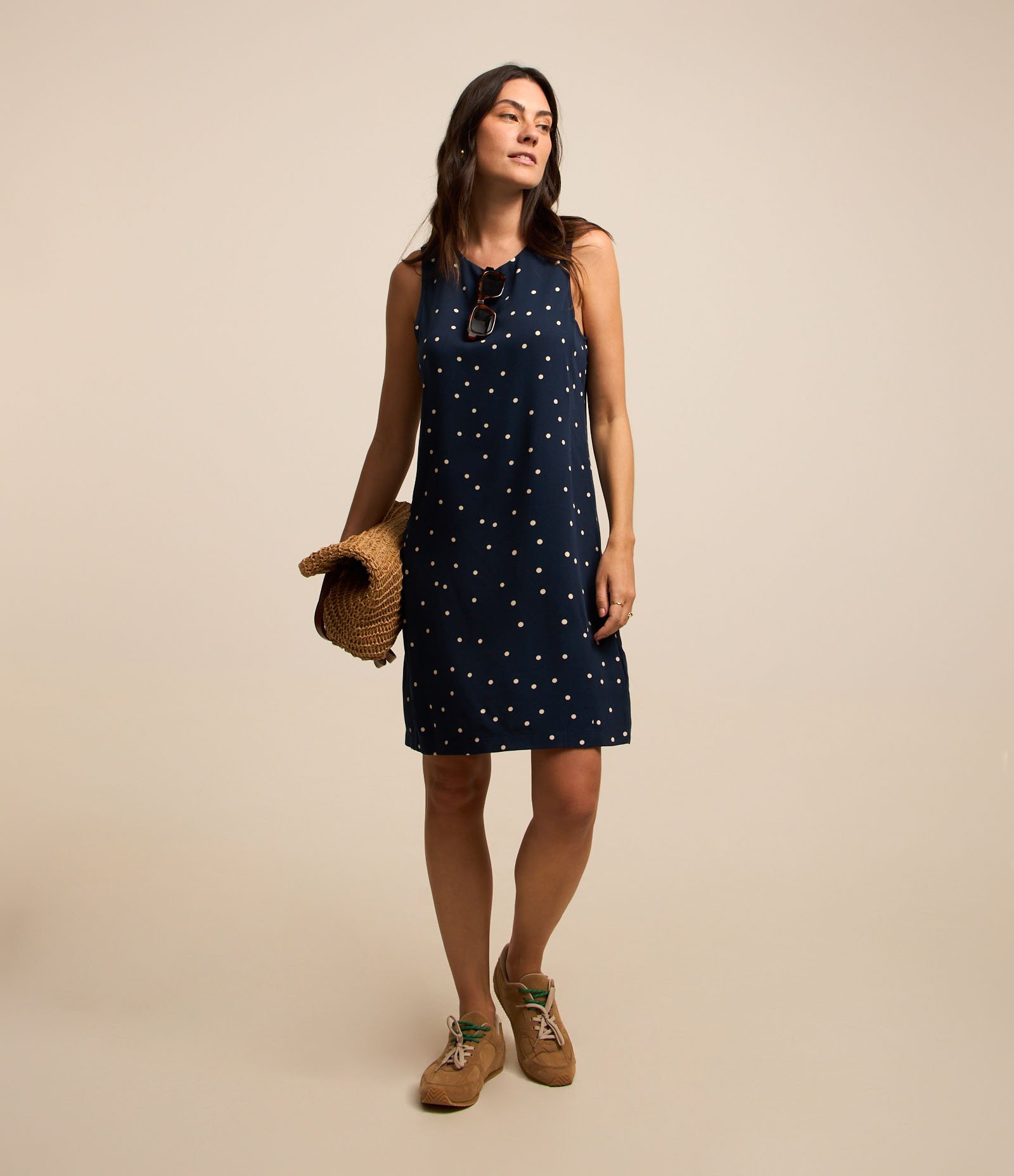 Vestido Curto Sem Manga em Viscose com Estampa Poá Azul Marinho 2
