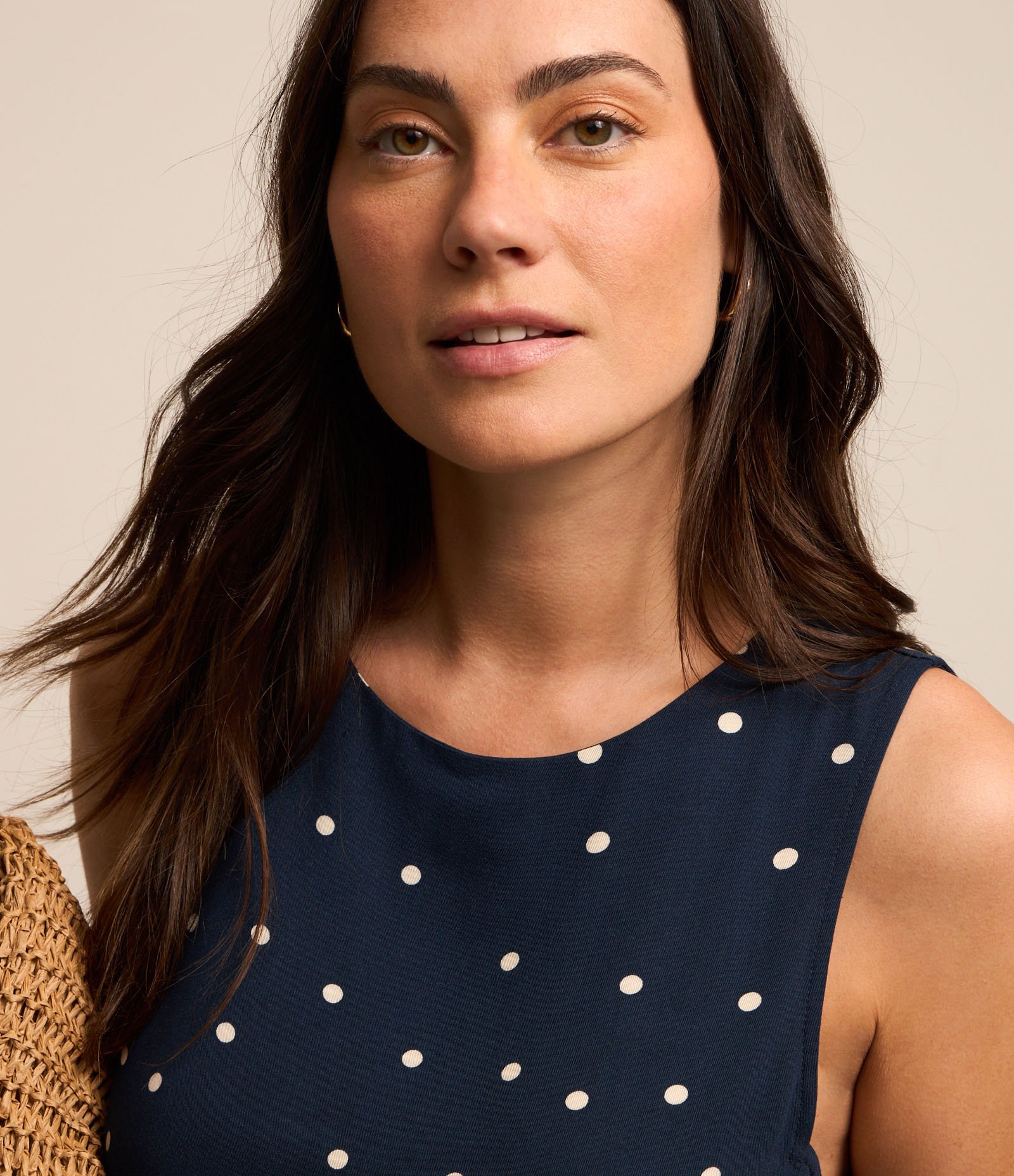 Vestido Curto Sem Manga em Viscose com Estampa Poá Azul Marinho 3