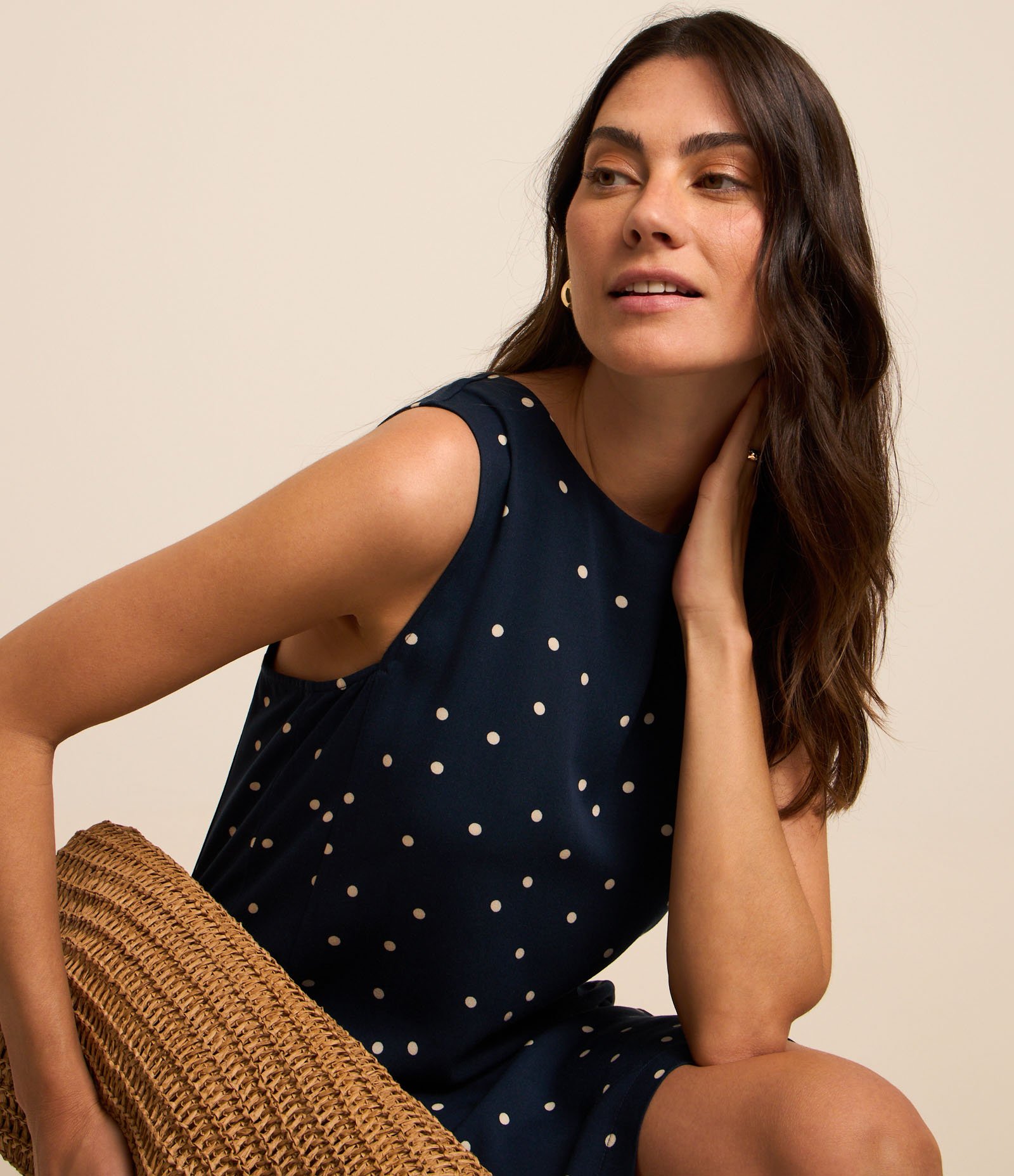 Vestido Curto Sem Manga em Viscose com Estampa Poá Azul Marinho 4
