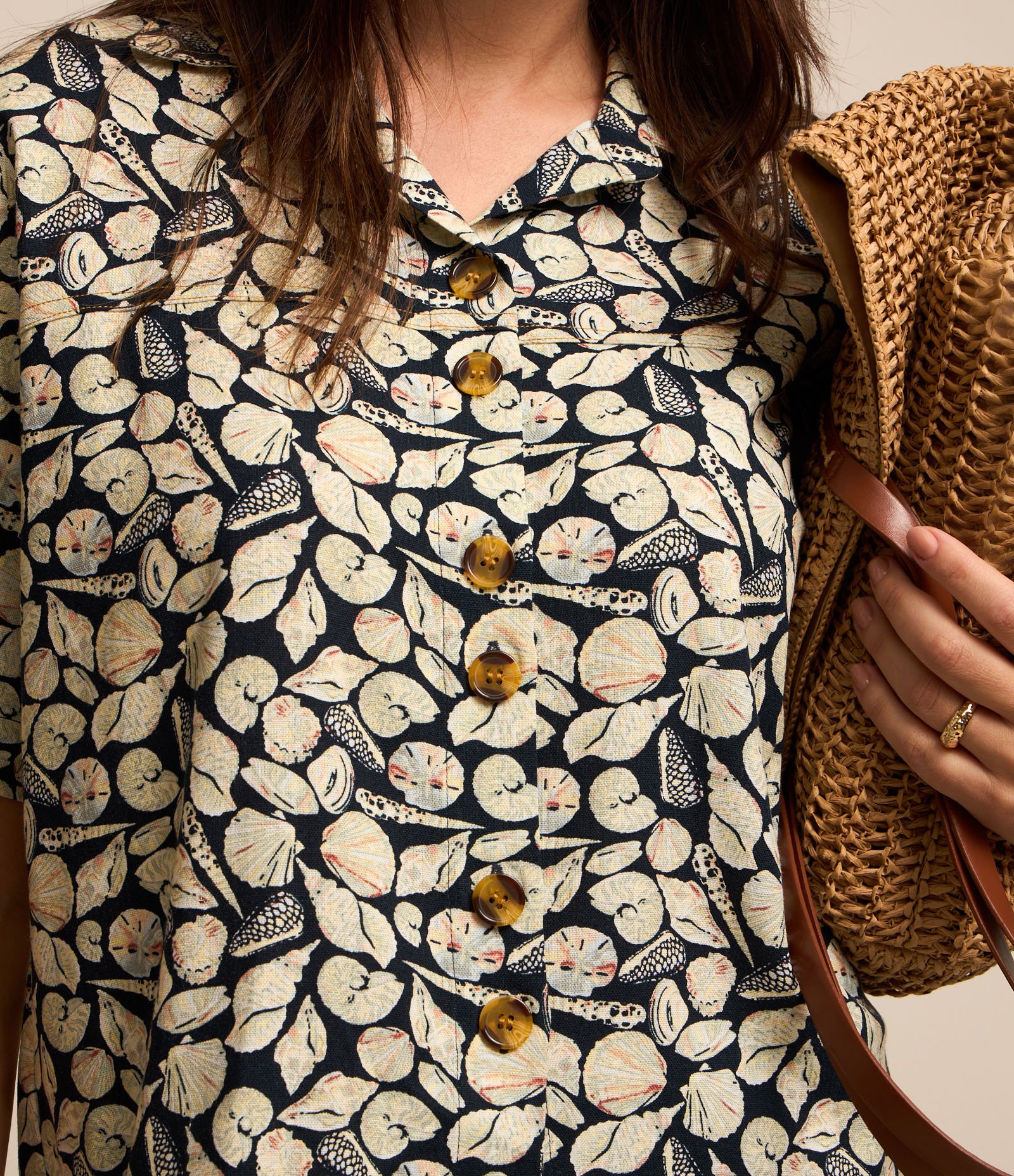 Camisa em Viscolinho com Estampa de Fundo do Mar Azul/Branco 5