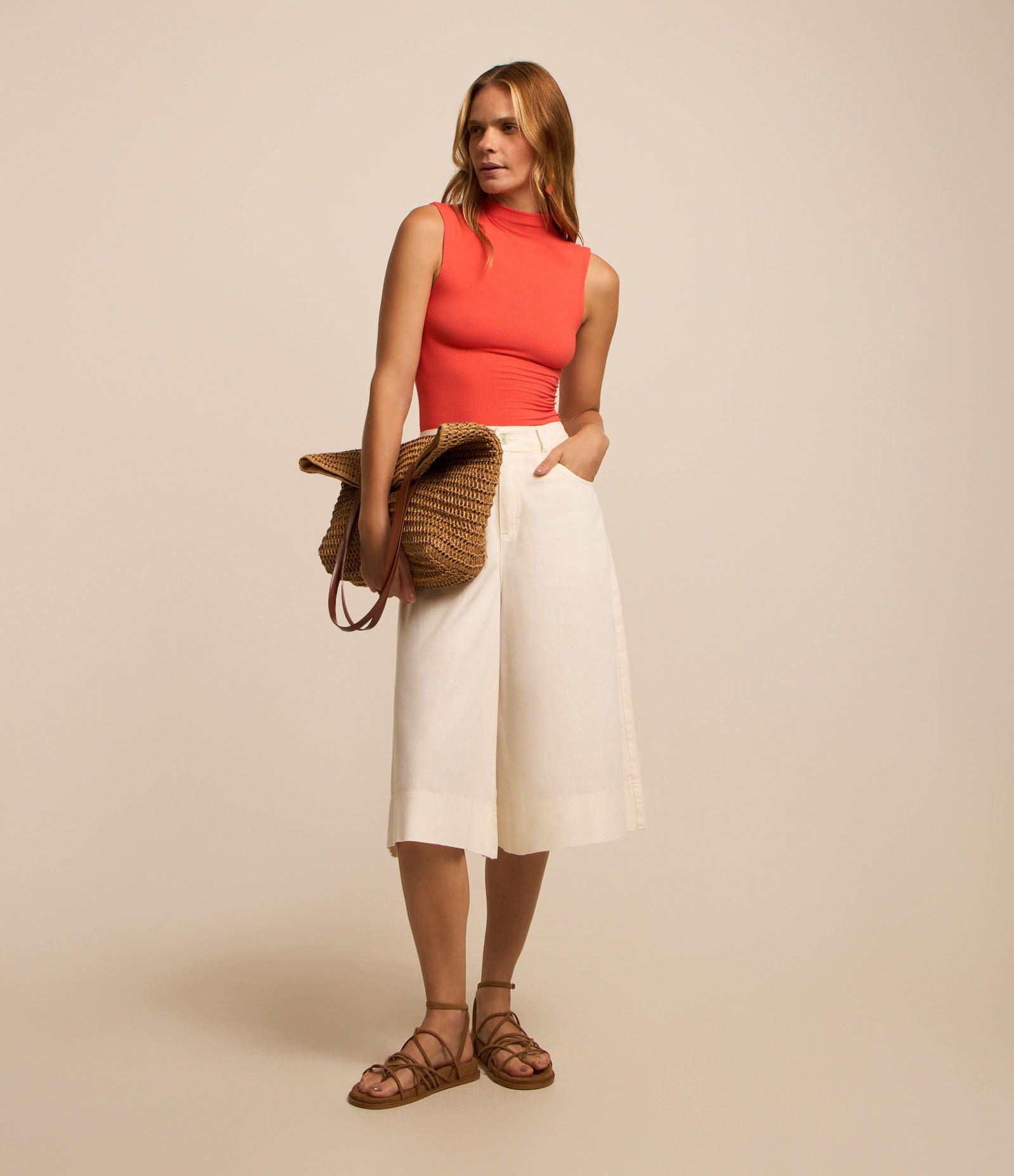 Blusa Sem Manga em Viscose com Gola Alta e Textura Canelada Laranja Coral 2