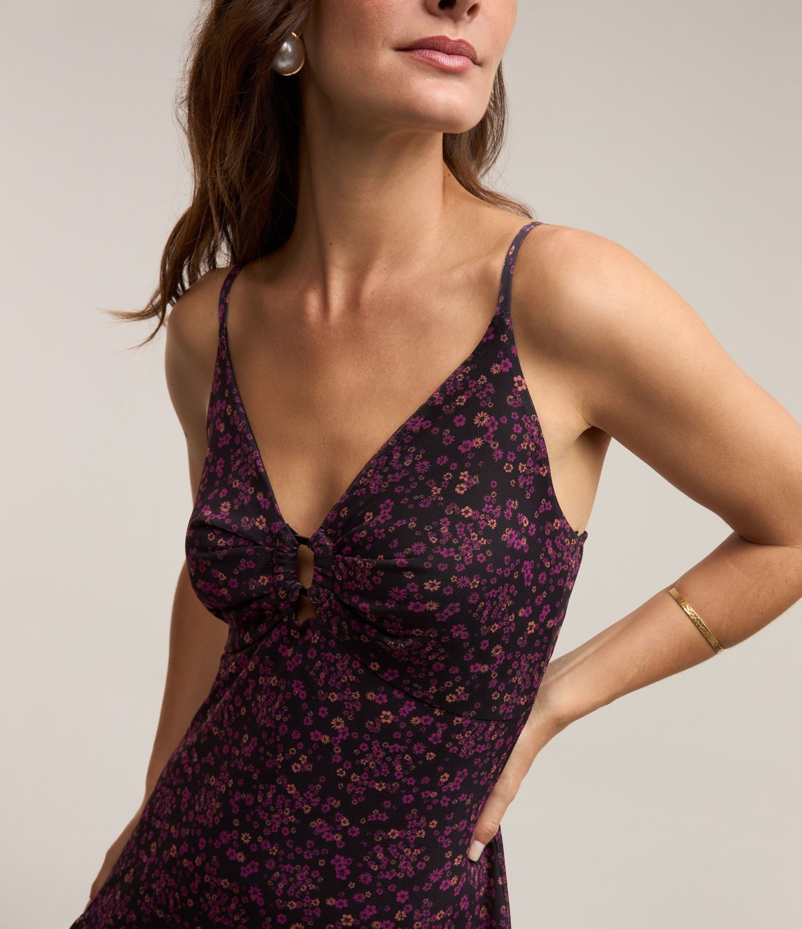 Vestido Midi em Tule com Detalhe Vazado e Camadas de Babado Roxo 4