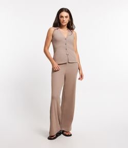 Calça Pantalona em Ribana com Textura Canelada e Cós Elástico