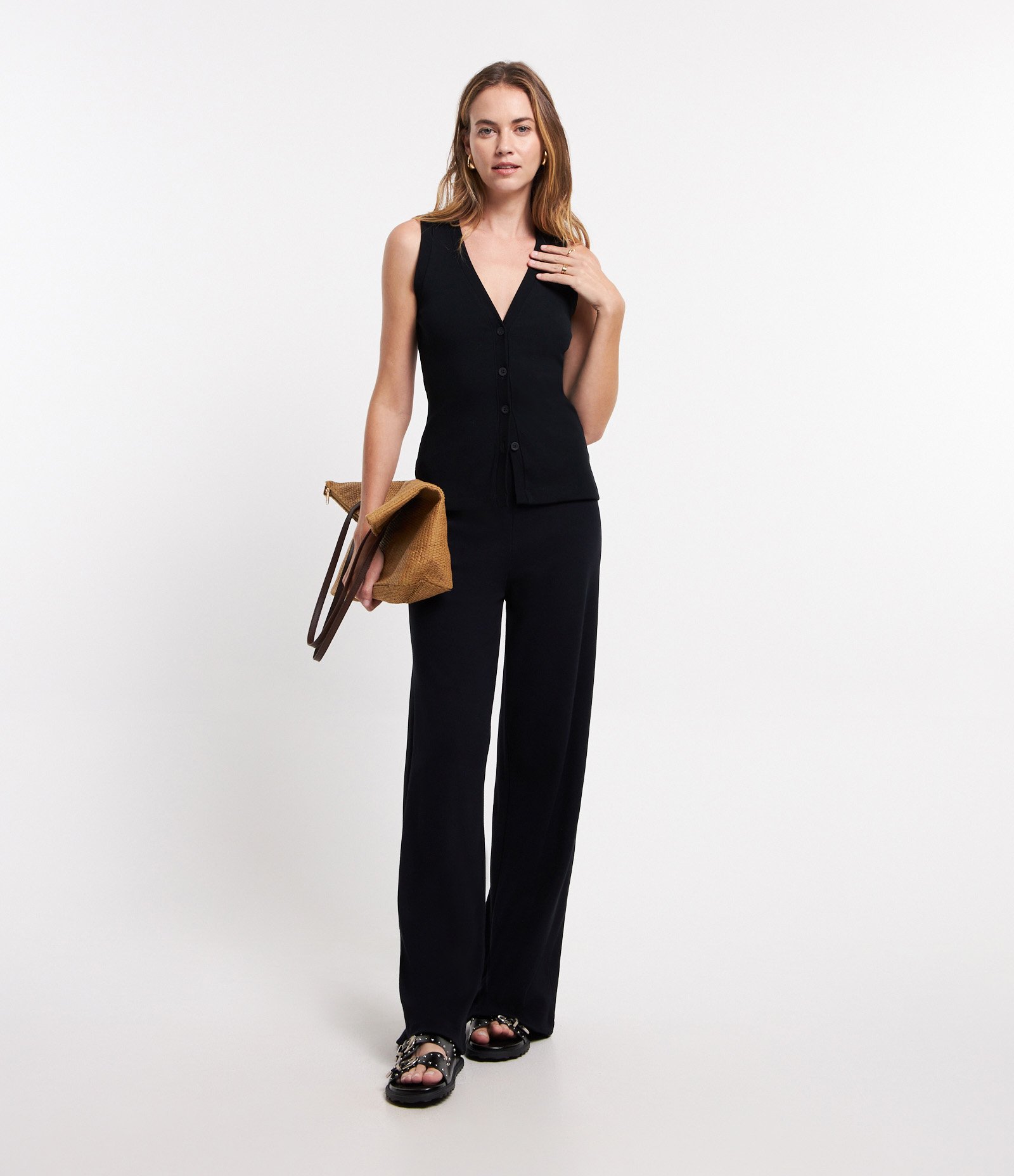 Calça Pantalona em Ribana com Textura Canelada e Cós Elástico Preto 1