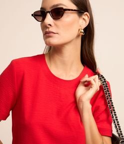 Blusa com Abertura nas Costas e Detalhes Pespontados