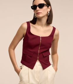 Blusa Corsetada em Crepe com Bolso Lapela e Fechamento em Zíper